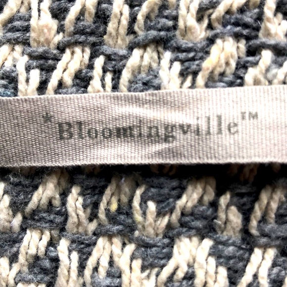 Throw - Picture 4 of 10